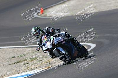 media/Sep-21-2025-TrackDaz (Sun) [[277c75b276]]/C Group/1140pm (Turn 3)/